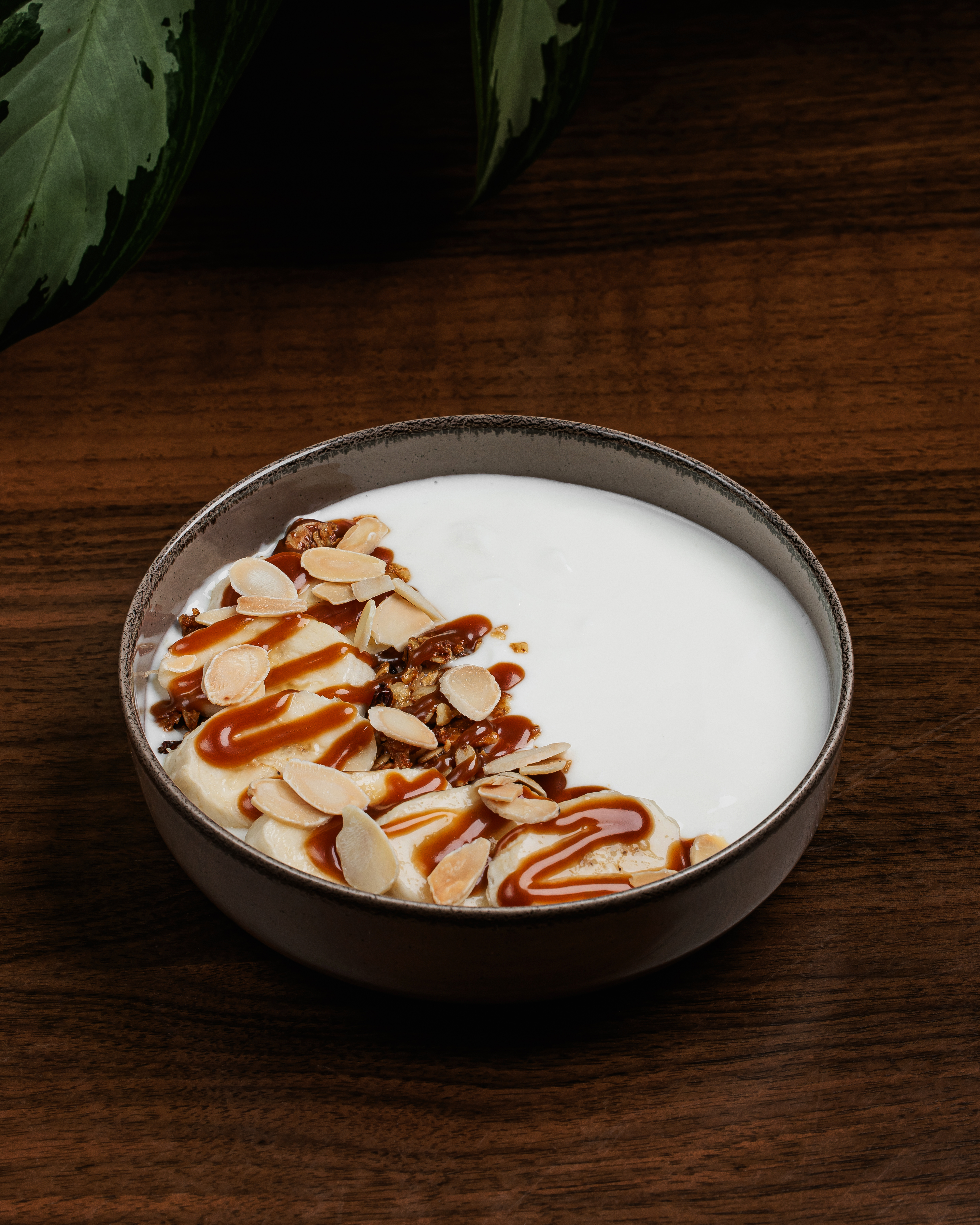 Yoqurt Bovl karamel-banan